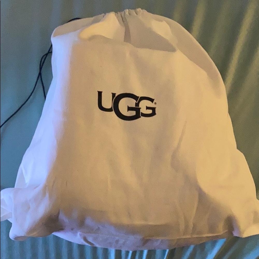 NEW UGG PURSE - NEVER BEEN USED!